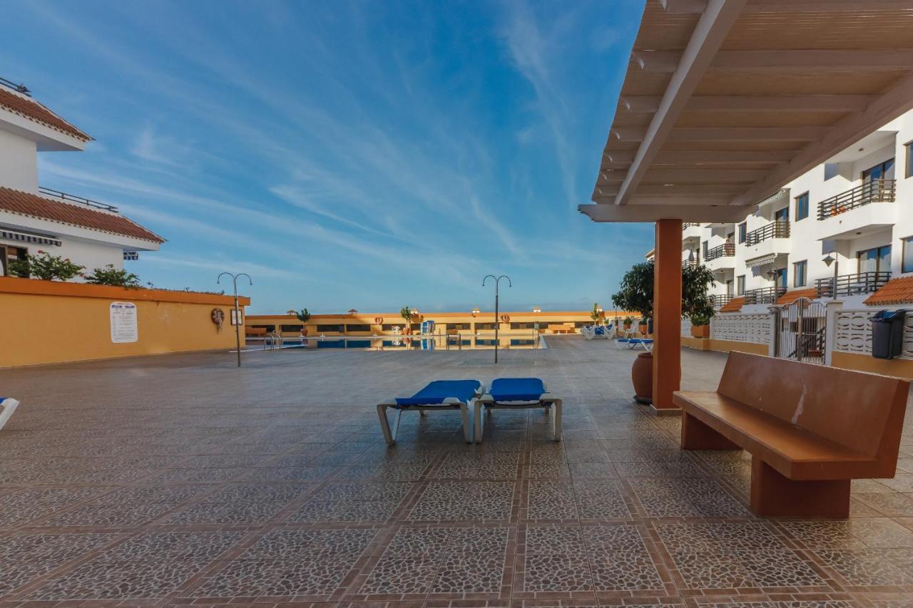 Seguro Spacious Apartment With Roomy Terrace Puerto de Santiago  Luaran gambar